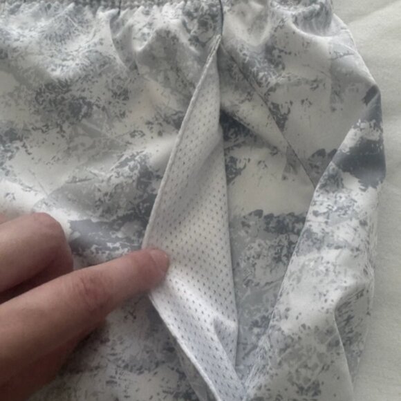 RB3 Mens Active Shorts L White Camo Running Pockets Performance Drawstring - Picture 6 of 11